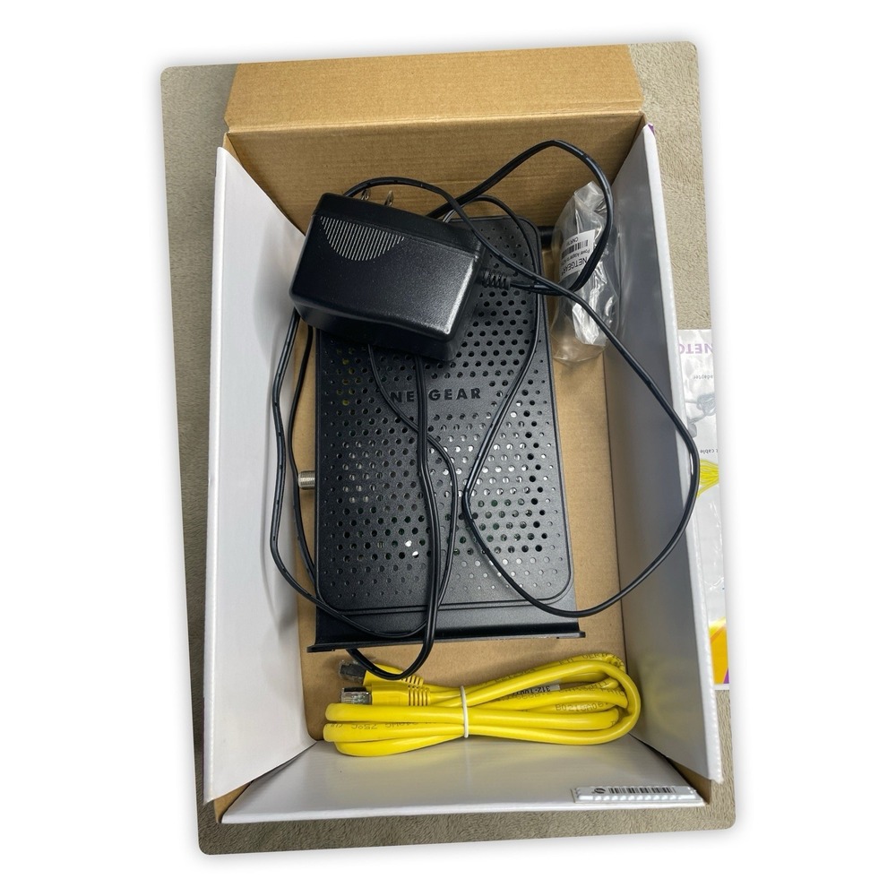 NETGEAR N600 C3700 WiFi Cable Modem Router - Built-In DOCSIS 3.0 Cable Modem - Picture 7 of 12